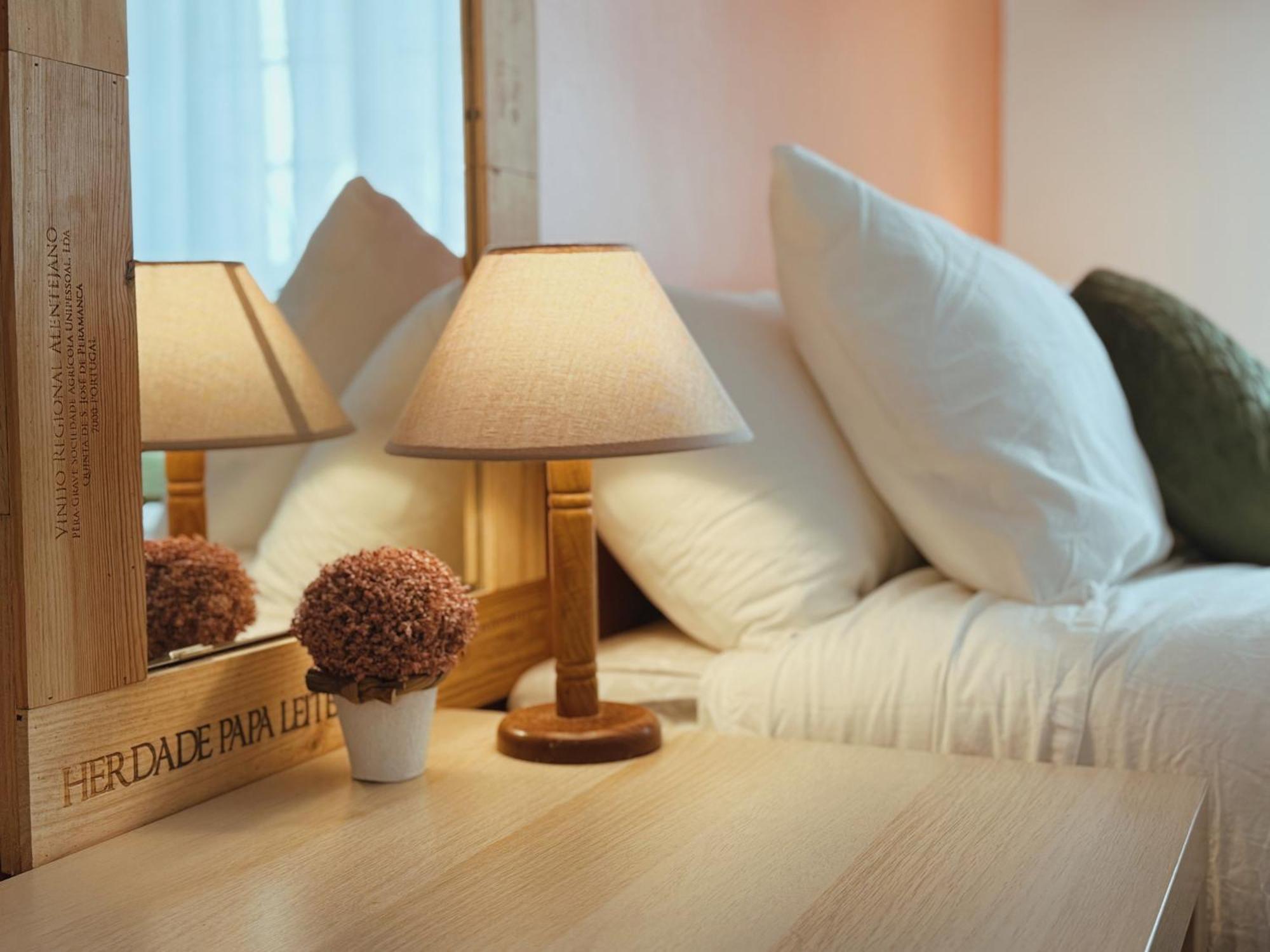 Coastal Garden Paradise Retreat- 6 Min From The Beach Charneca  Bagian luar foto