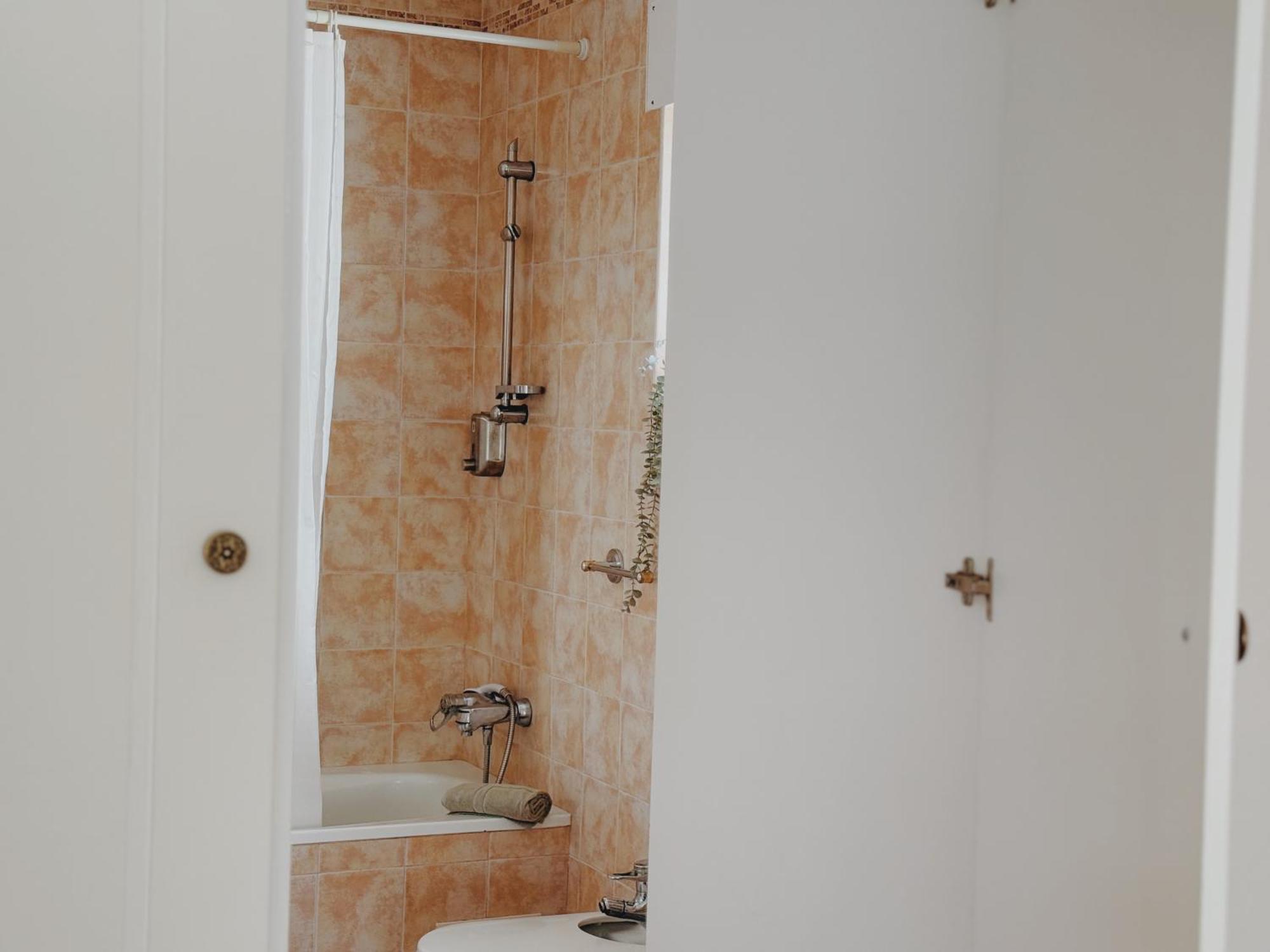 Coastal Garden Paradise Retreat- 6 Min From The Beach Charneca  Bagian luar foto