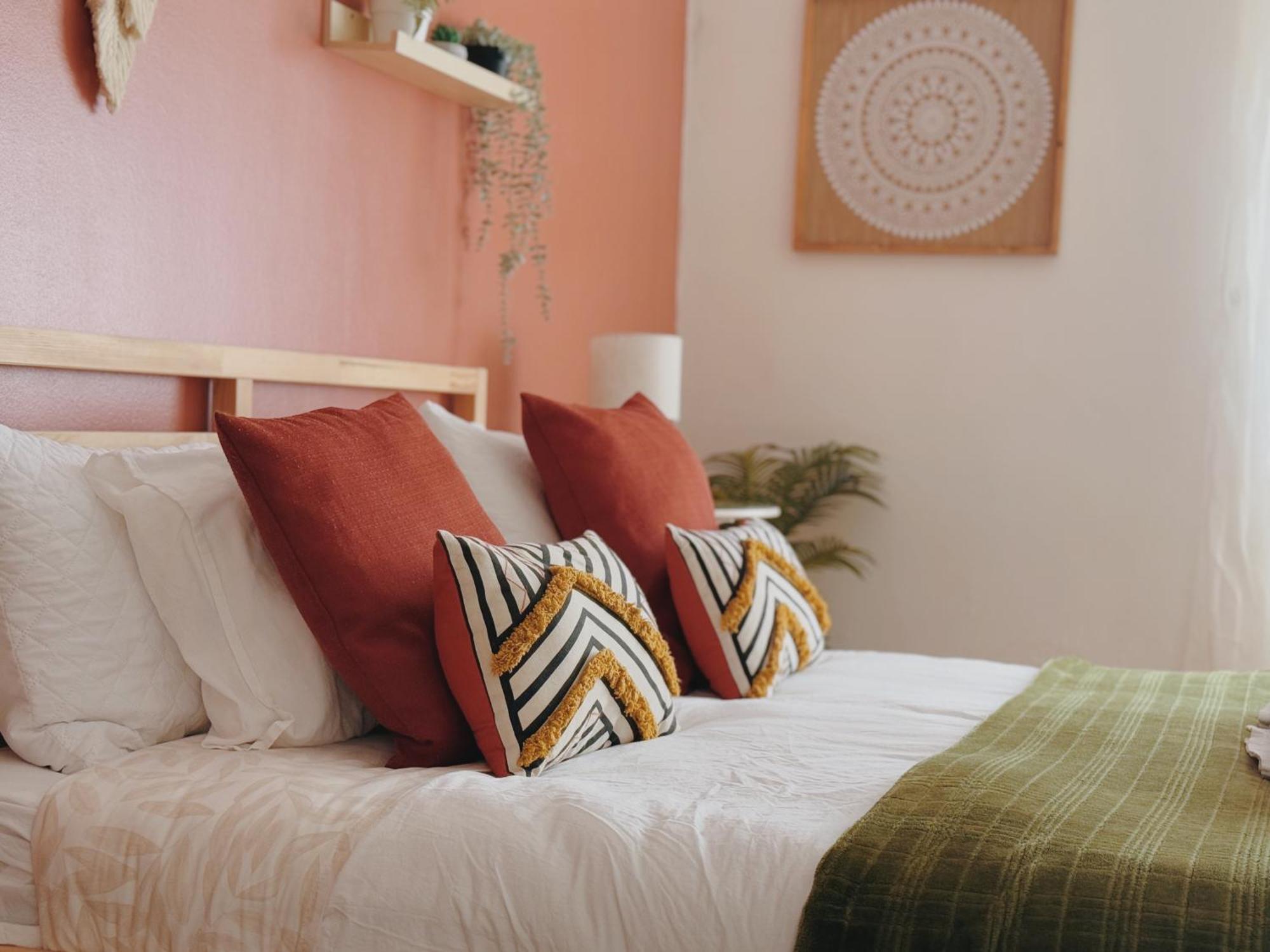 Coastal Garden Paradise Retreat- 6 Min From The Beach Charneca  Bagian luar foto