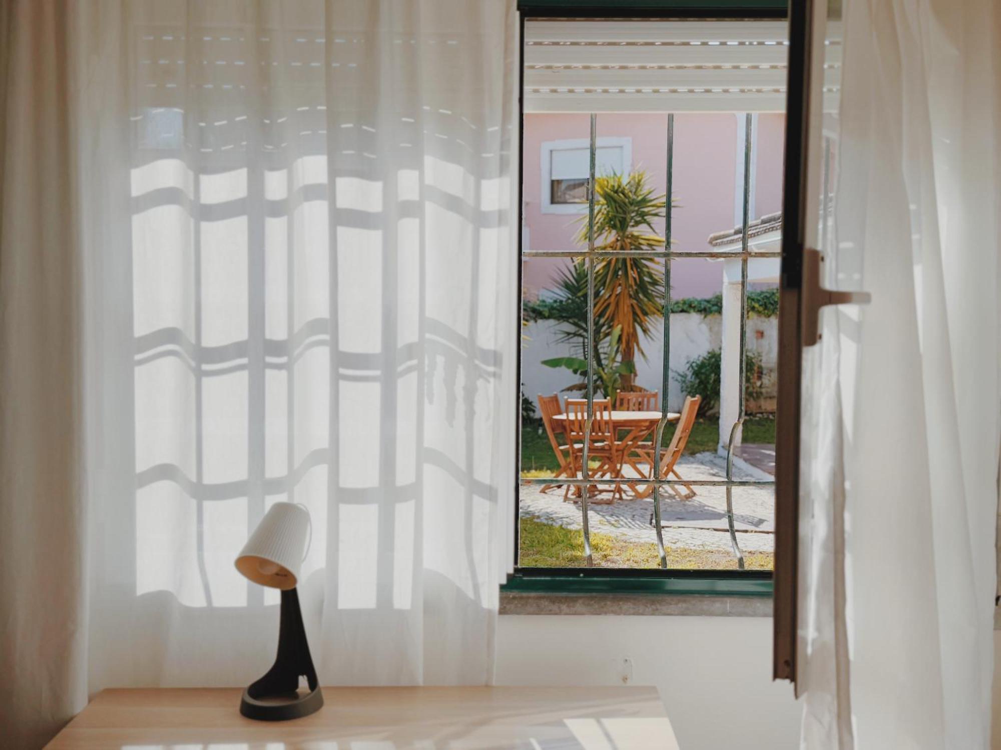 Coastal Garden Paradise Retreat- 6 Min From The Beach Charneca  Bagian luar foto