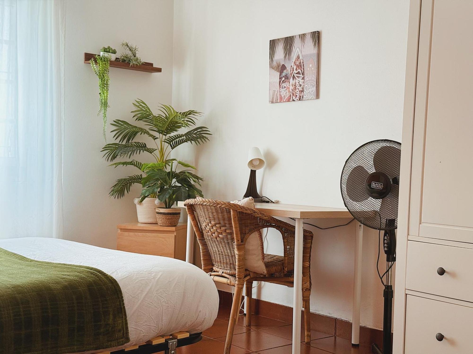Coastal Garden Paradise Retreat- 6 Min From The Beach Charneca  Bagian luar foto