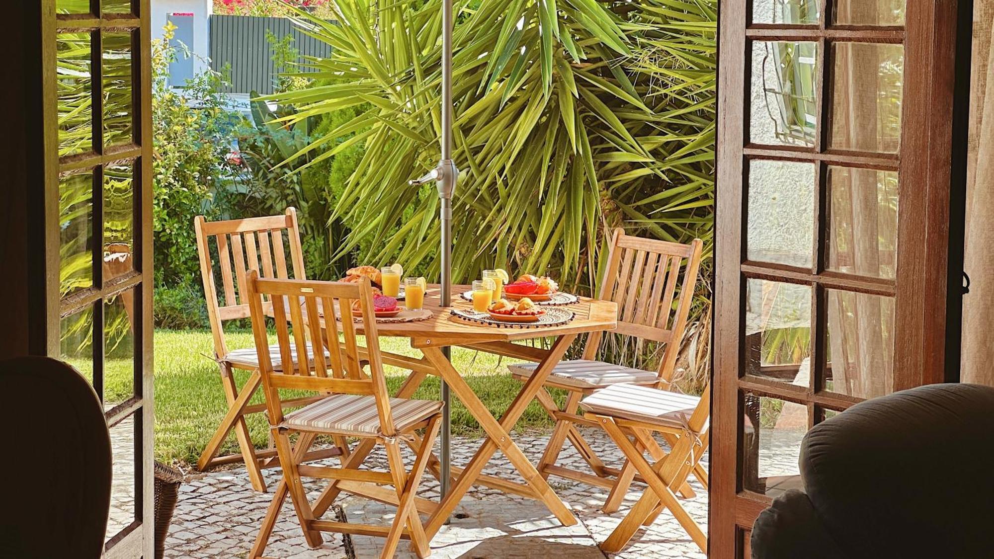 Coastal Garden Paradise Retreat- 6 Min From The Beach Charneca  Bagian luar foto