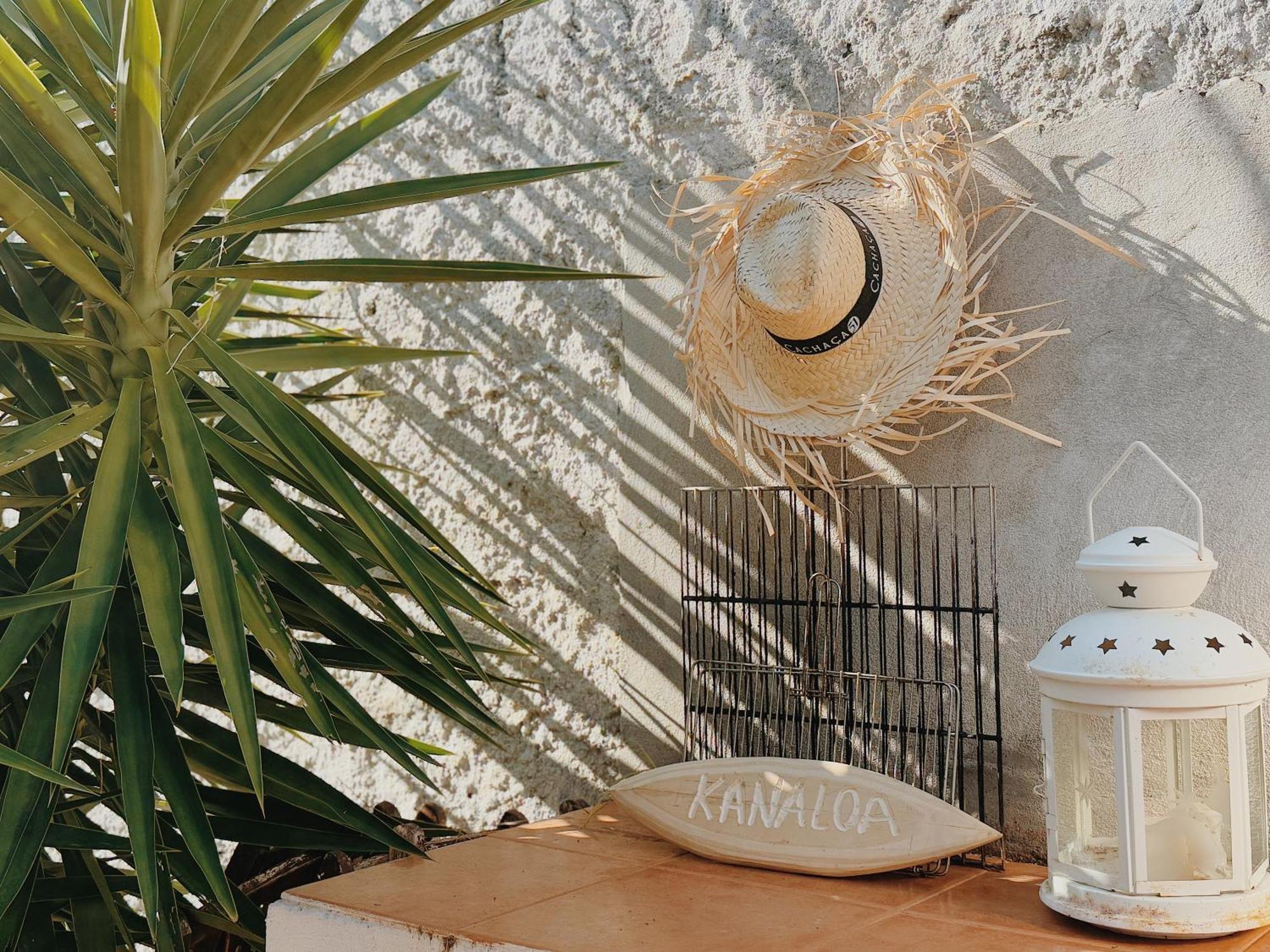 Coastal Garden Paradise Retreat- 6 Min From The Beach Charneca  Bagian luar foto