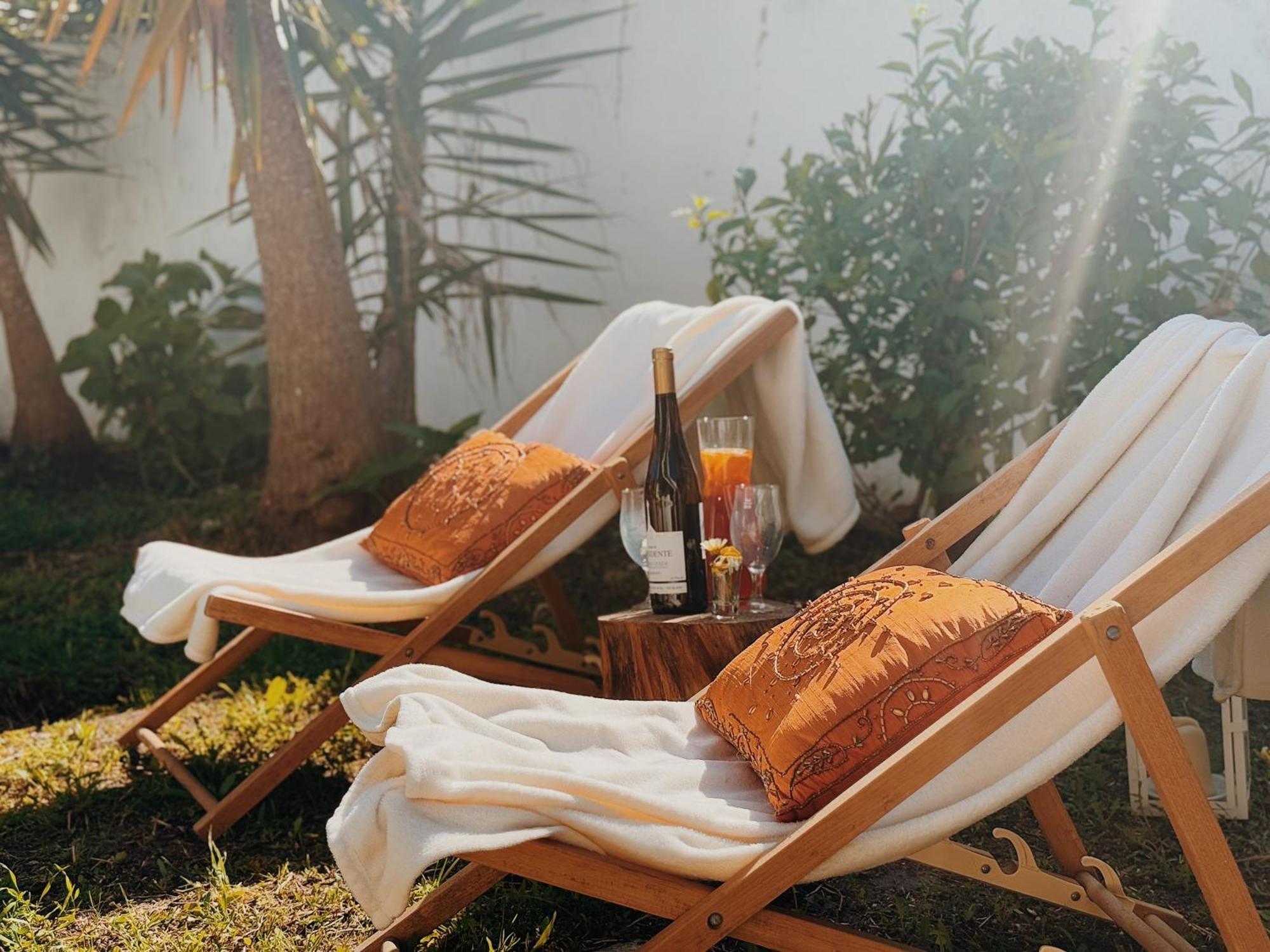 Coastal Garden Paradise Retreat- 6 Min From The Beach Charneca  Bagian luar foto
